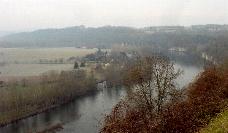 Tremolat町では、ドルドーニュ川がドイツのモーゼル・ザール・ルーバー川の様にＵ字形に蛇行していて、とても美しい景観になっています。
