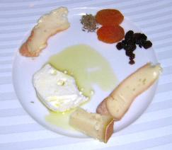 チーズプラトーやチーズの盛り付け方をレストランで見る知識