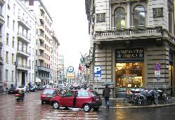 この本屋さんの名前は、Touring club ITALIAです。