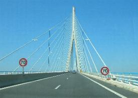 セーヌ川に架かるノルマンディー大橋です。