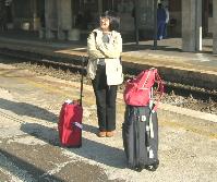 このように軽いスーツケース（布製）とリュックサック１個でヨーロッパを回っています。(FRONSIONE　ITALIA　OCT 2005)