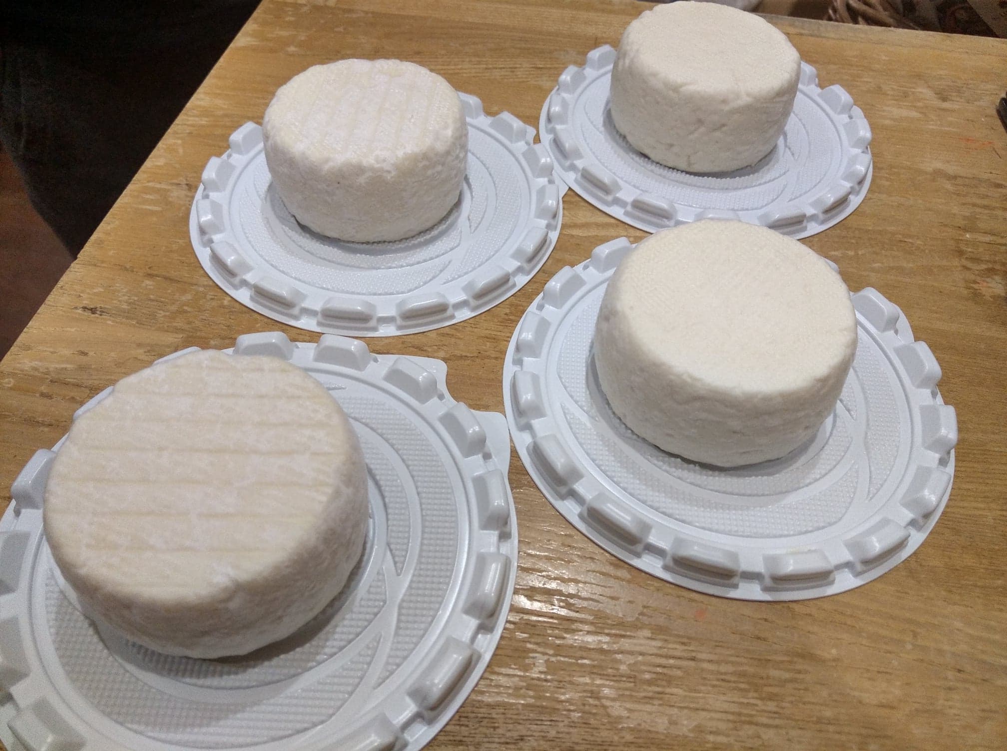 石狩産の羊乳１００％の石狩ひつじのチーズ