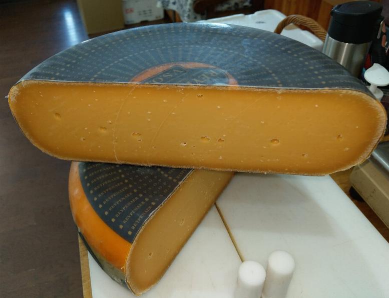 オランダ産のライプナーVSOP、チーズの名品です。